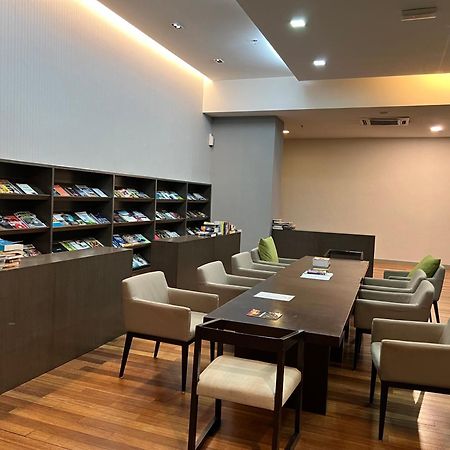 Regalia Service Suites Klcc Skypool Куала-Лумпур Экстерьер фото