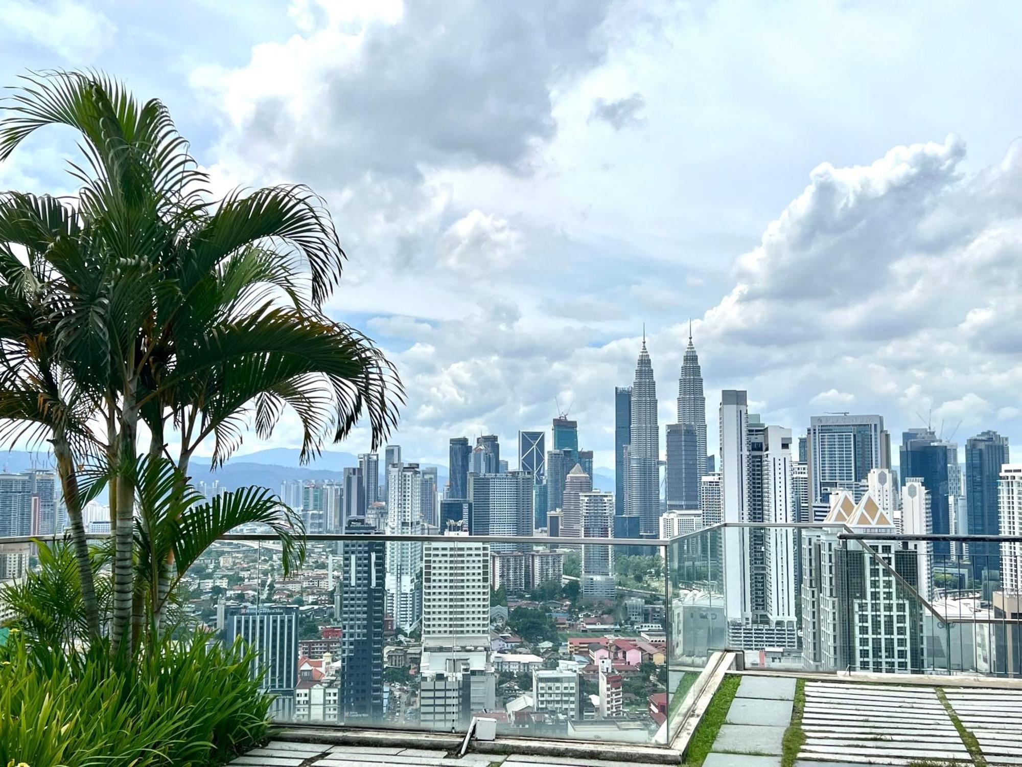 Regalia Service Suites Klcc Skypool Куала-Лумпур Экстерьер фото