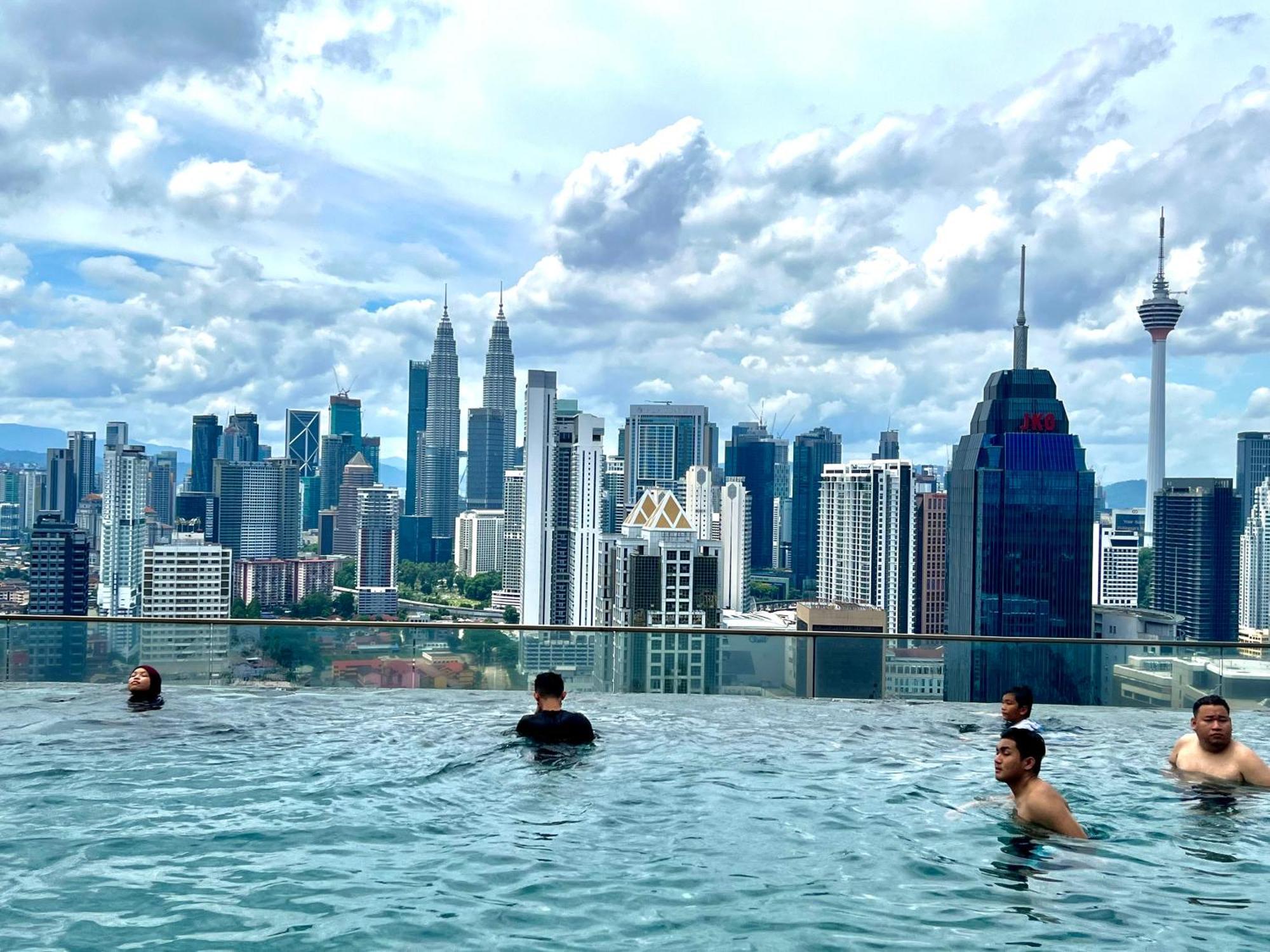 Regalia Service Suites Klcc Skypool Куала-Лумпур Экстерьер фото